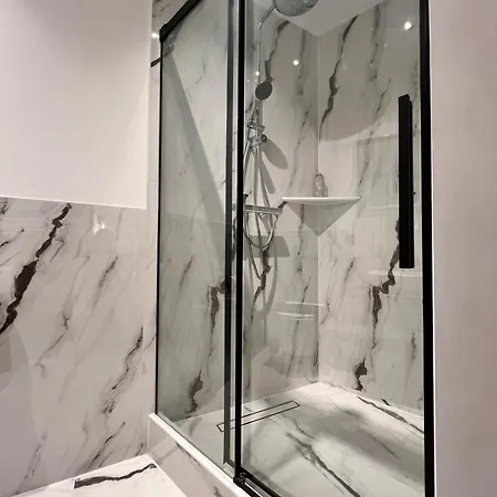 Modern I Cosy & Ξενοδοχείο με διαμερίσματα Κόμπλεντς