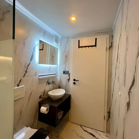 Modern I Cosy & 3* Κόμπλεντς