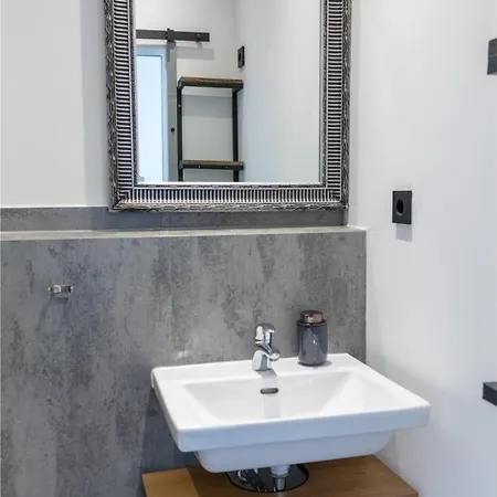 Modern I Cosy & Κόμπλεντς