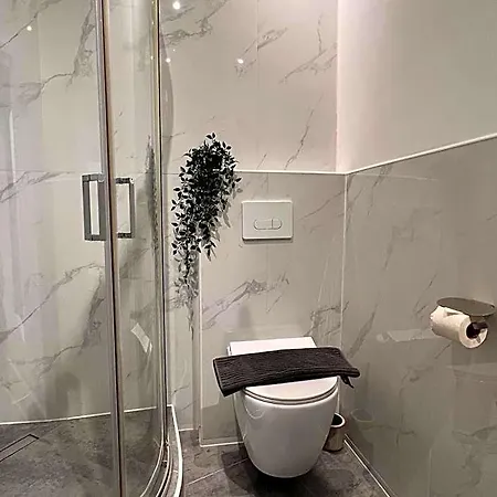 Modern I Cosy & Κόμπλεντς