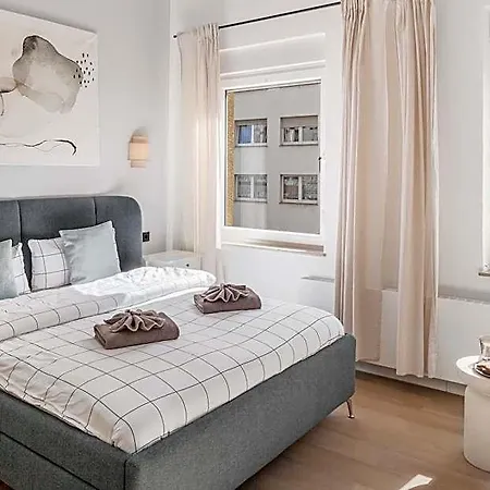 Modern I Cosy & Κόμπλεντς
